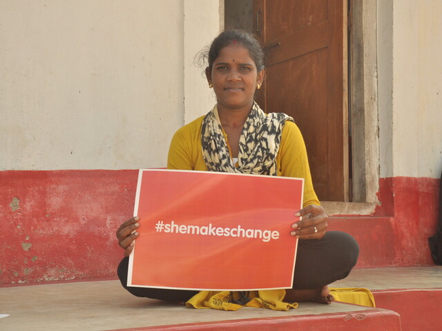 she makes change