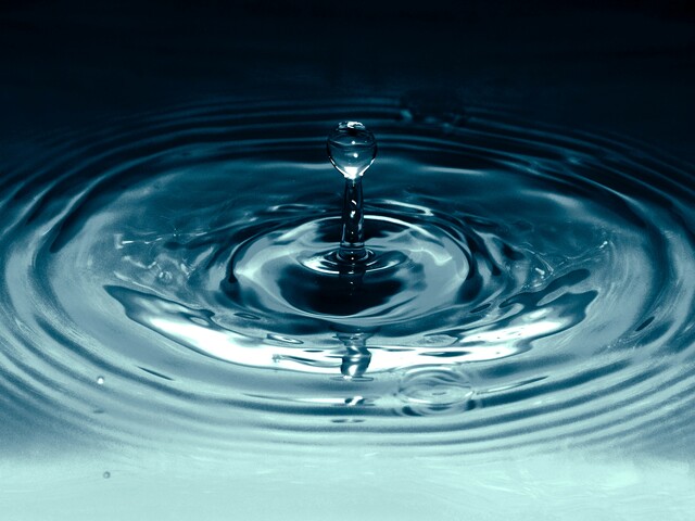 water ripple photo