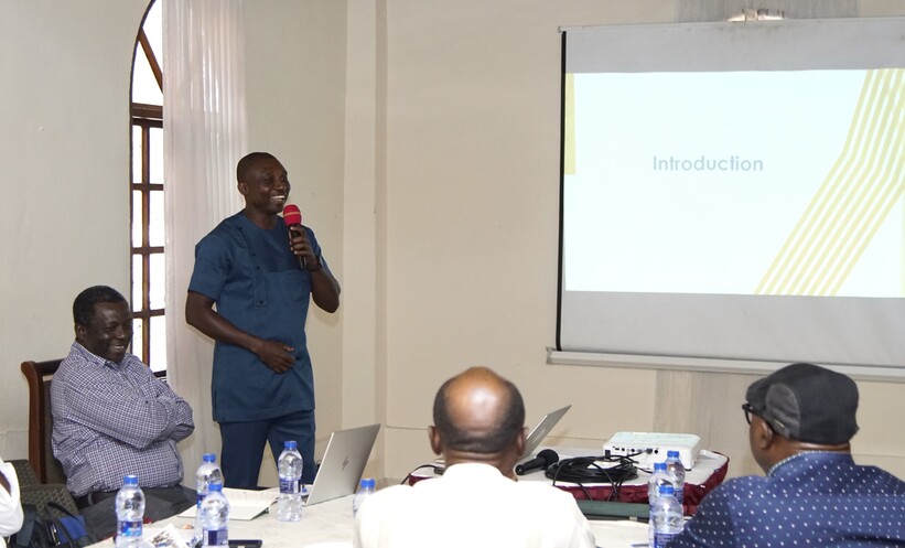 Jeremiah of IRC Ghana presenting study findings Jeremiah of IRC Ghana presenting study findings
