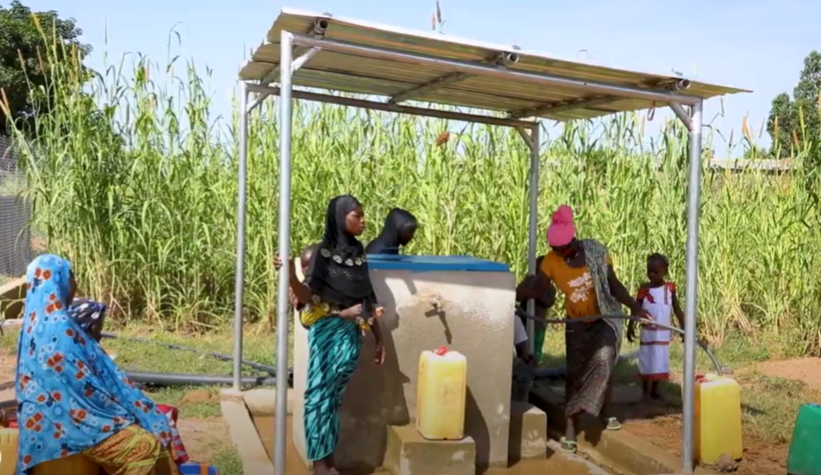 Residents of Zano fetch water from one of the community standpipes (Source: IRC, 2025)