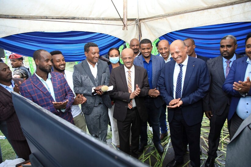 High level officials visiting the digitisation tools