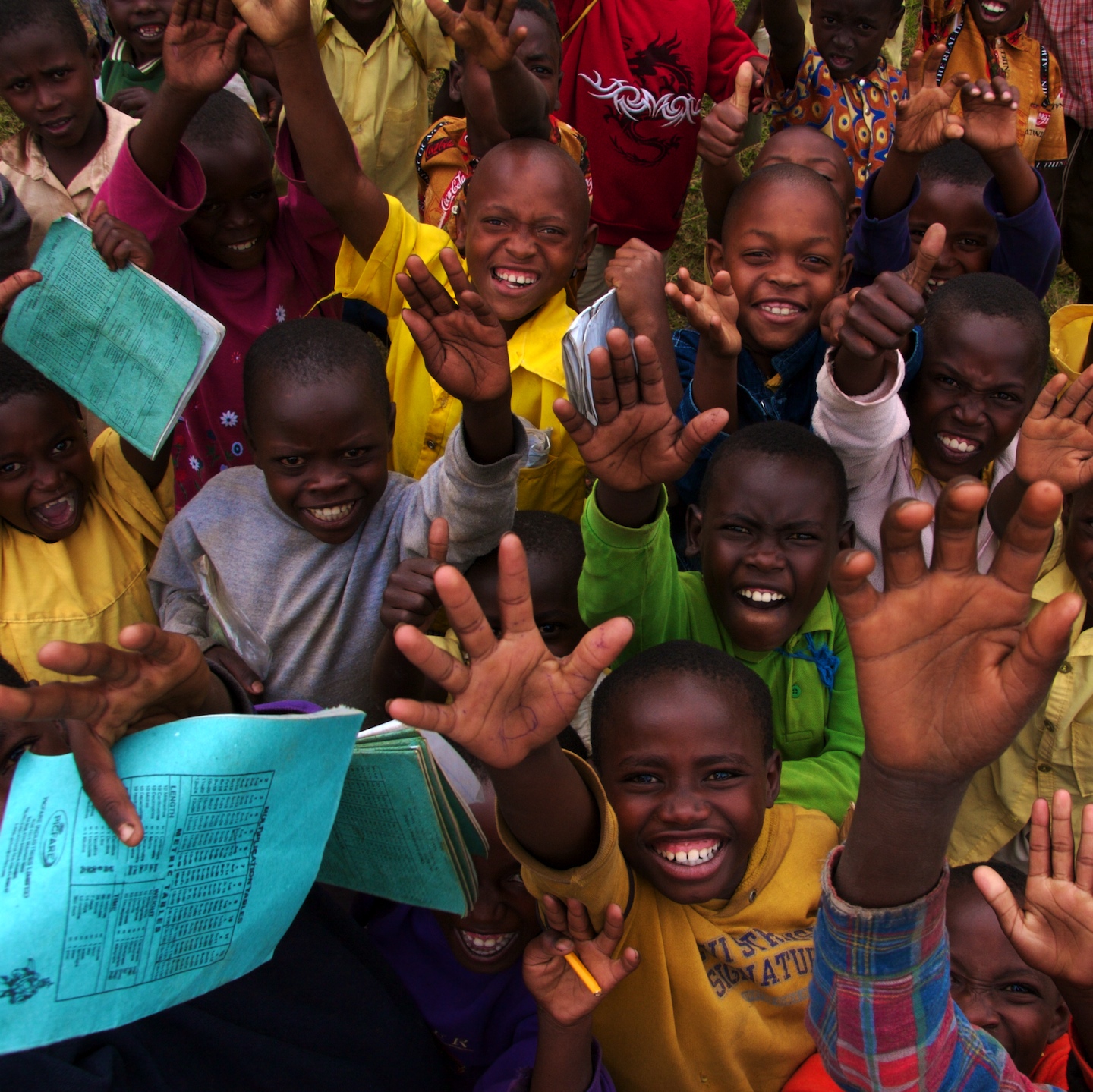 Photo: Hands up / Simon Withaker (Flickr)