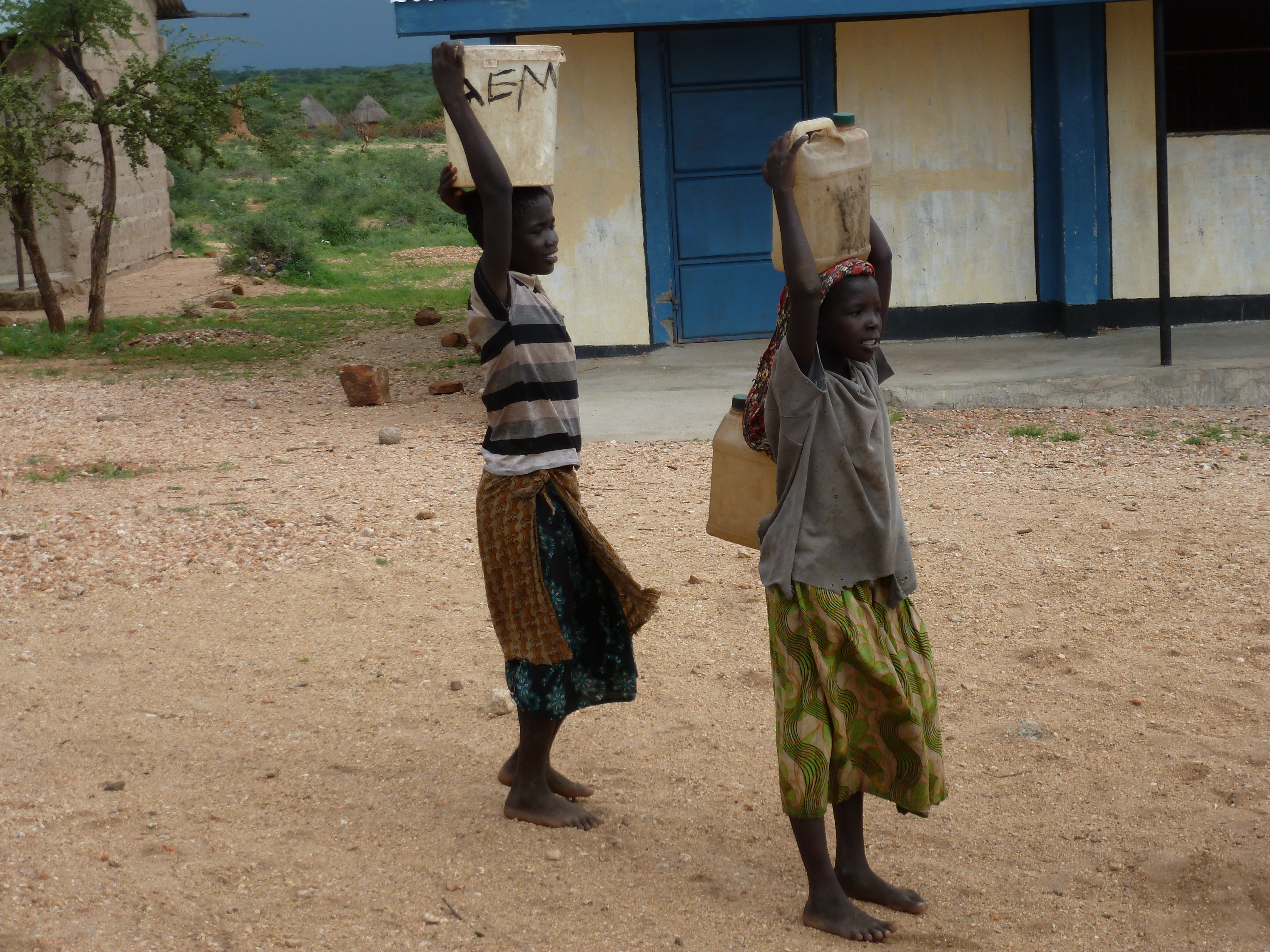 Fetching water (photo by René van Lieshout)