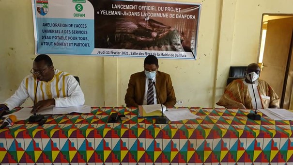 From L to R, Aboubakar Hema, Mayor of Banfora, Michara Mahamad, Secretary General of the Cascades Region, Omer Kaboré, Country Director of Oxfam Burkina (Ph A. Traoré)
