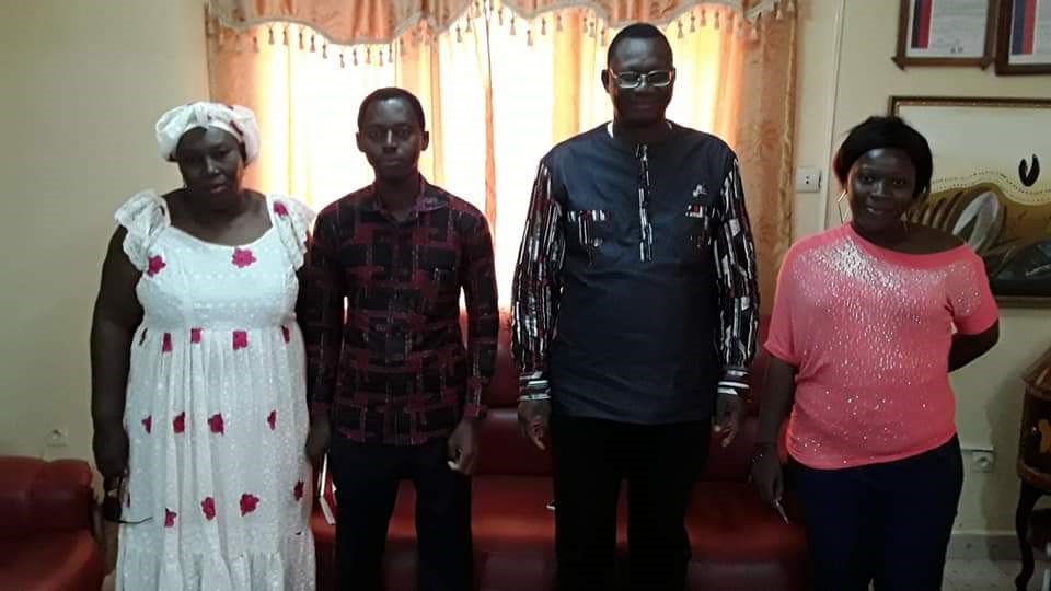 The members of the Department for Water, Sanitation and Public Hygiene of Banfora together with the Mayor (Photo IRC Burkina) The members of the Department for Water, Sanitation and Public Hygiene of Banfora together with the Mayor (Photo IRC Burkina)