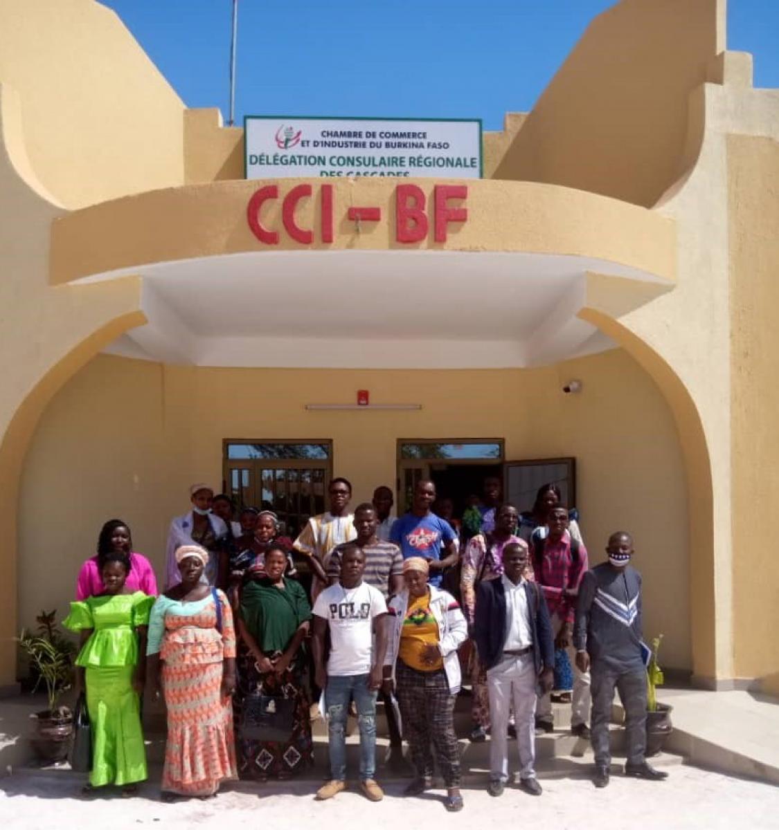 Young women and men in Banfora are participating in an incubation programme to become successful WASH entrepreneurs.