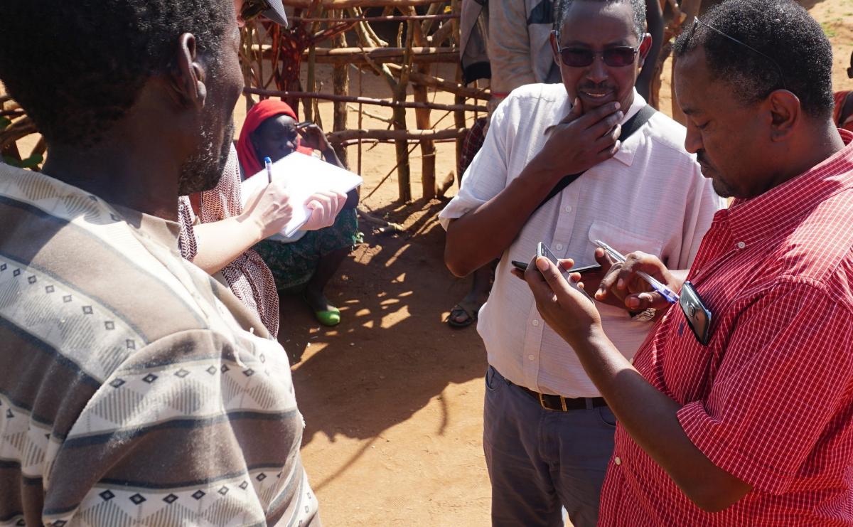 Collecting data in South Ari district, Ethiopia. Photo: Tereza Nega/IRC Ethiopia Collecting data in South Ari district, Ethiopia