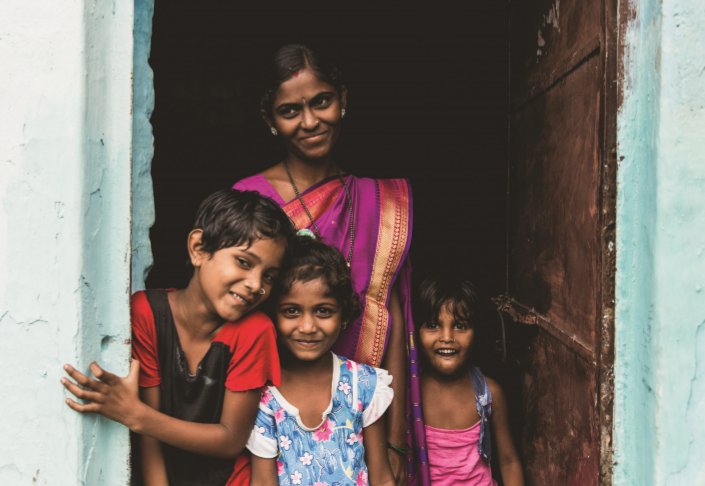 Mothetr with children. Photo: water.org