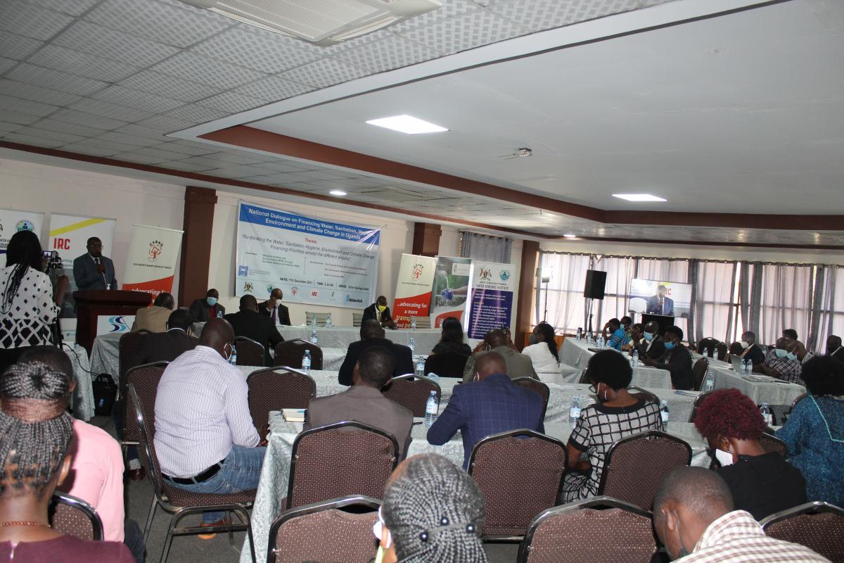 Financing dialogue long shot