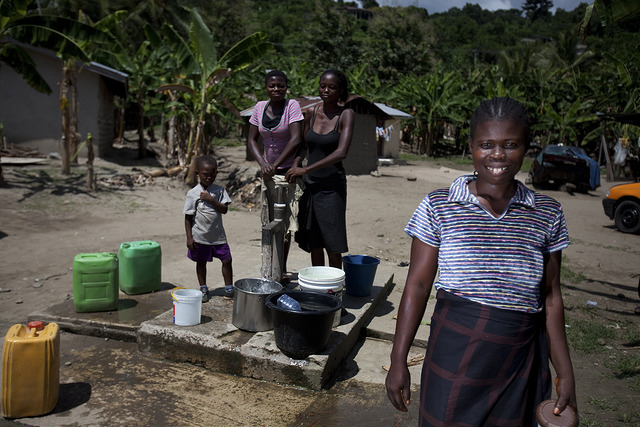 Women at water point in Ghana
