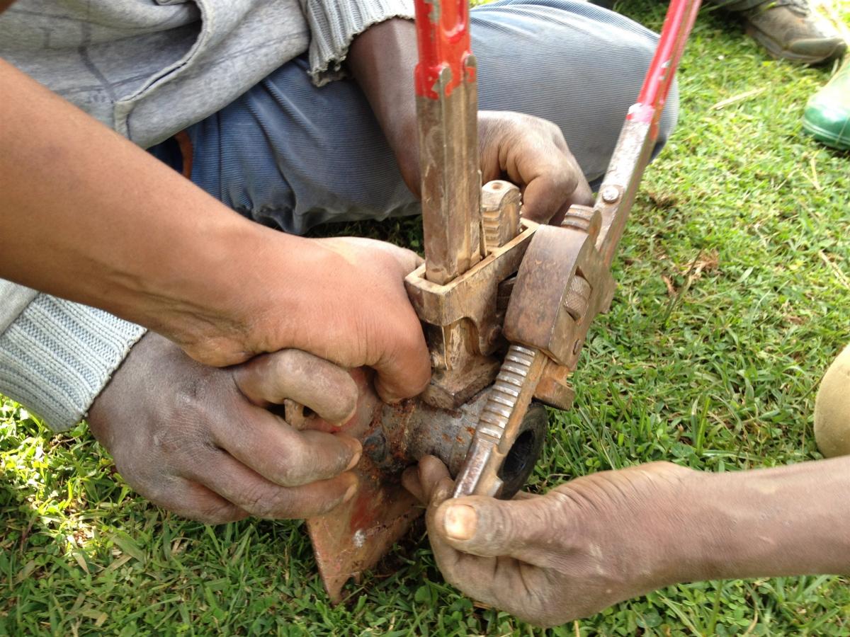 Repairing riser pump