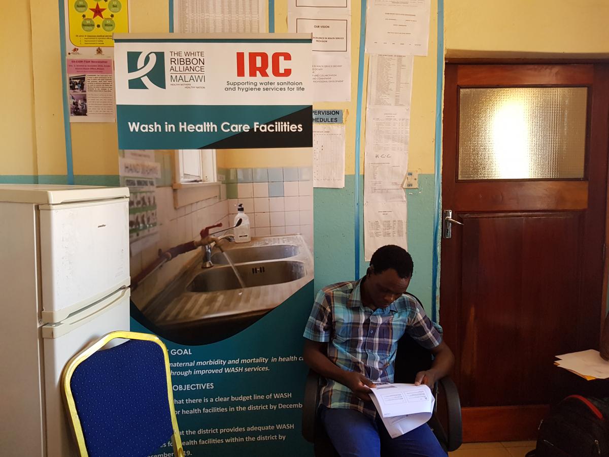 Banner with MWA and IRC logos (photo: WRA Malawi) Banner with MWA and IRC logos (photo: WRA Malawi)