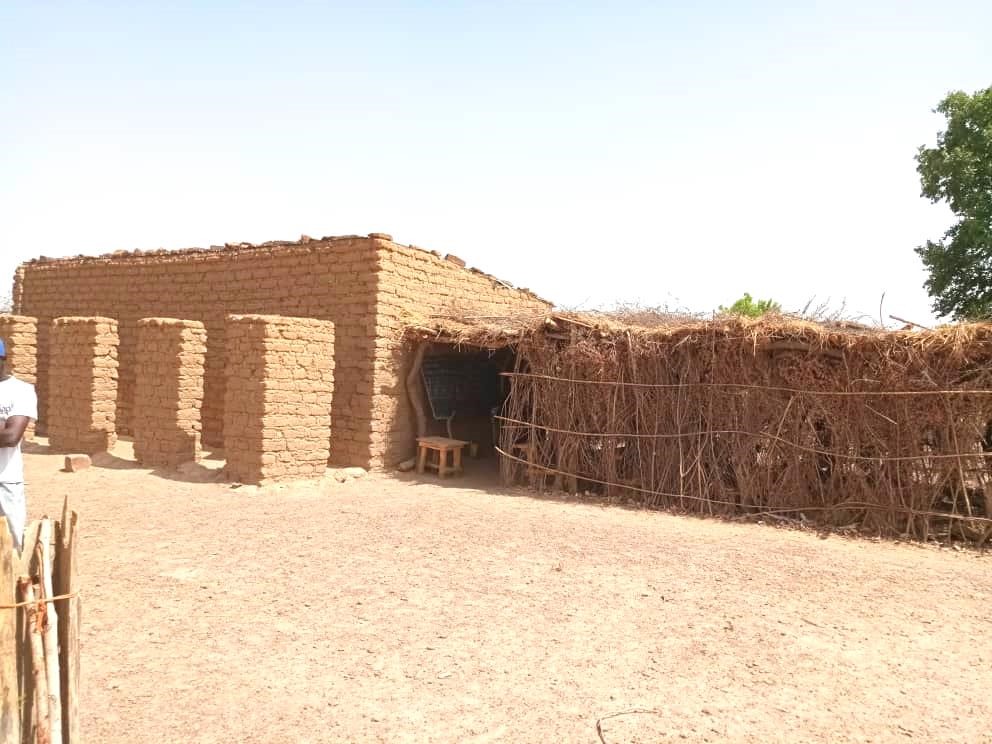 Ouvrages d’assainissement à l’école de Kénékolo, commune de Ouolodo (M. Kane, IRC Mali) Ouvrages d’assainissement à l’école de Kénékolo, commune de Ouolodo (M. Kane, IRC Mali)