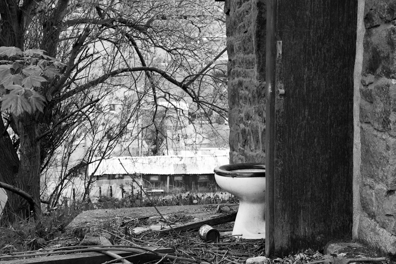 Loo with a view, Trawden, Lancashire, UK. Photo: Flickr/David Nutter. CC BY-NC-ND 2.0 Loo with a view, Trawden, Lancashire, UK. Photo: Flickr/David Nutter.