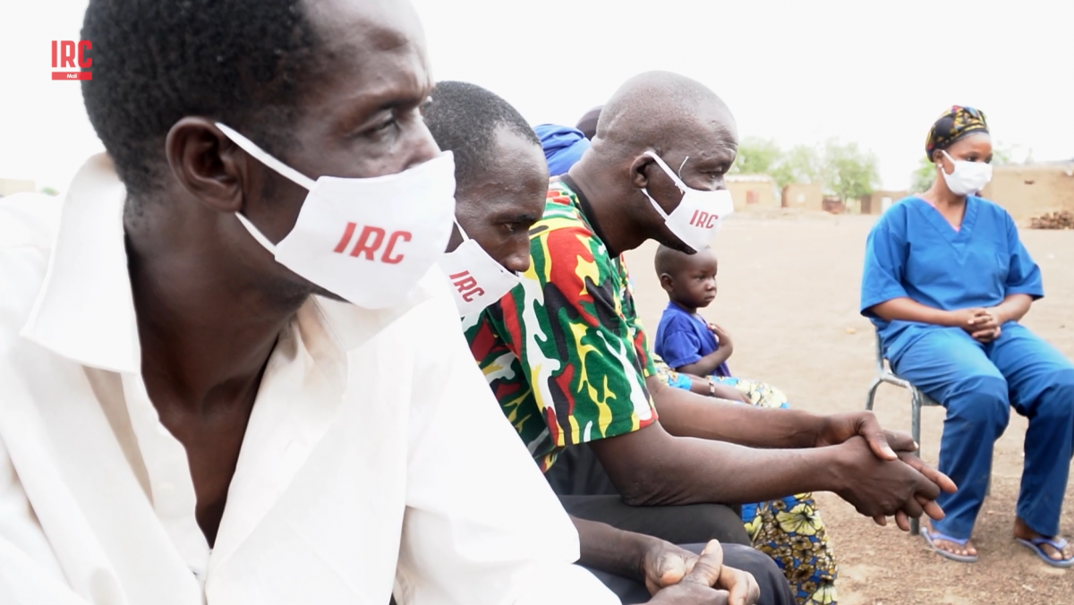 Listening to explanations while wearing an IRC facemask